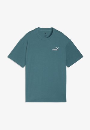 T-shirt Puma turquoise à col rond et manches courtes avec petit logo blanc sur la poitrine gauche, posé à plat sur fond blanc.