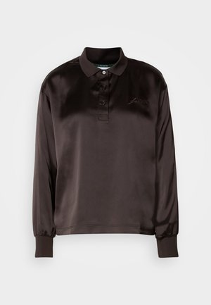 Polo shirt lungo a maniche nere in satin, con abbottonatura, polsini a costine e logo ricamato sul petto. Texture liscia e vestibilità comoda.