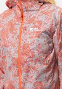 Jack Wolfskin PRELIGHT WIND  - Lauko striukė - grid camo digital orange