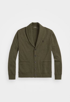 Kardigan oliwkowy zapinany na guziki z kołnierzem szalowym, dwoma przednimi kieszeniami i małym haftowanym logo Polo Ralph Lauren na piersi.