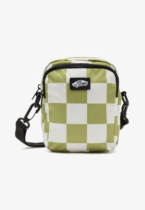 Borsa a tracolla a quadri verde e bianco, realizzata in tessuto resistente. Dotata di chiusura a zip, tracolla regolabile e patch con logo nero.