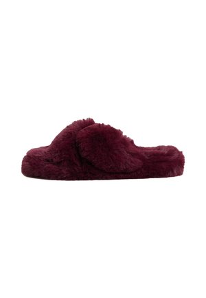 Slippers - berry red