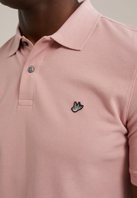 WE Fashion THE PIQUE - Polotričko - pink
