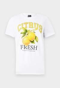 PCMOLLY O NECK TEE - T-shirt imprimé - bright white