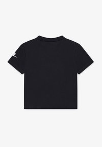 Nike Sportswear FUTURA EVERGREEN TEE UNISEX - Majica kratkih rukava s printom - black/white