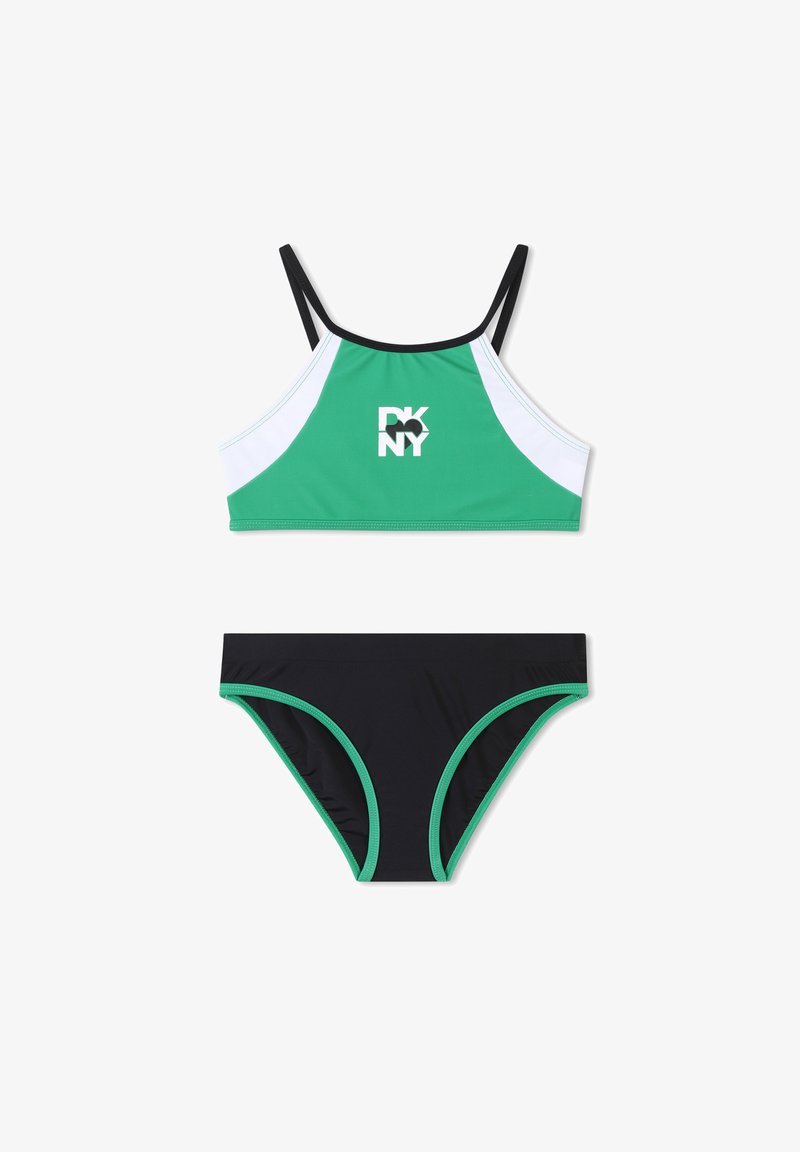 Haut de bikini vert et blanc avec des bretelles et un logo noirs ; bas de bikini noir avec des accents verts. Design athlétique, tissu lisse.