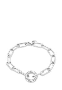 Bracciale in argento massiccio con design a link ovale e un ciondolo centrale circolare abbellito con piccole cristalli trasparenti.