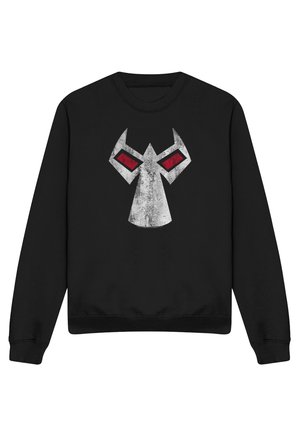 Schwarzes Sweatshirt mit langen Ärmeln und einem verwaschenen weißen geometrischen Gesicht mit zwei roten dreieckigen Augen in der vorderen Mitte.