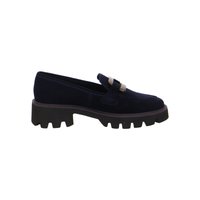 Marineblaue Wildleder-Slipper mit dicker schwarzer Profilsohle und dekorativer silberner Schnalle auf dem Oberteil.