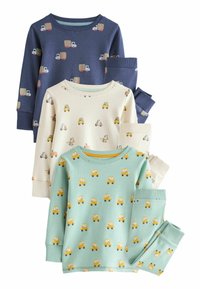 Tre uppsättningar barnpyjamaser med mönster av lastbilar och bilar. Färgerna inkluderar marinblå, krämfärgad och mintgrön; tillverkade av mjuk bomull med ribbade muddar.