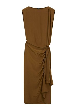 Robe midi marron sans manches avec un détail de nœud drapé sur le côté et un ourlet asymétrique, confectionnée dans un tissu doux et fluide.