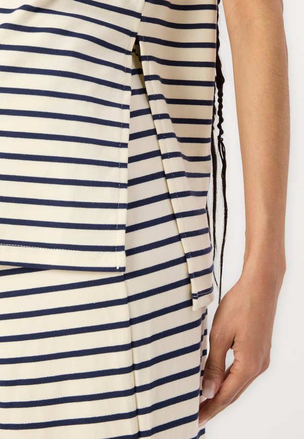 MLAMILA - Print T-shirt3