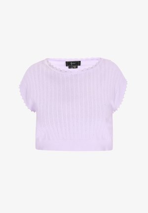 Lillak värviga lühike kampsun, millel on ribikangas, laineline kaelus ja lühikesed dolman-sleeved varrukad, mille mansettides on väikesed ümmargused aksessuaarid.