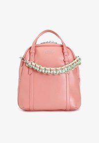 Vybráno, salmon pink