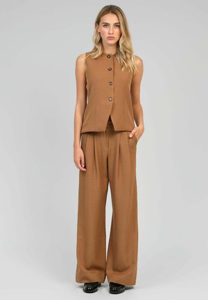 PHELISE  - Pantalon classique - camel