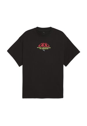 Sort bomulds T-shirt med kortærmer, crew neck og et grafisk design i rød og neongul med teksten "OVERDREVET DETERMINERET FOR AT DOMINERE."
