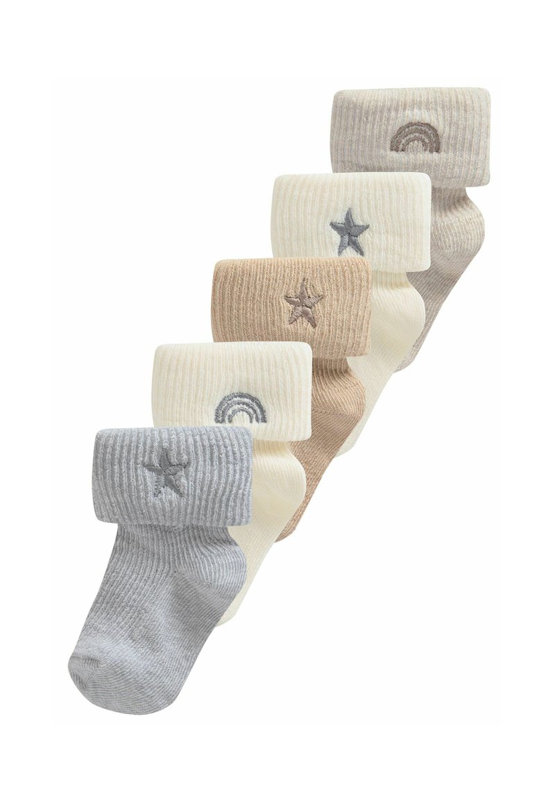 Set med fem räfflade strumpor i pastellfärger: ljusgrå, grädde, beige, med broderade stjärnor och en regnbåge på mudden. Mjuk textur.