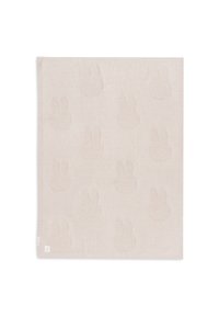 Beige deken met een textuurpatroon van konijnen vormen. Zacht materiaal met een geribbelde rand voor extra detail. Geschikt voor warmte en decoratie.