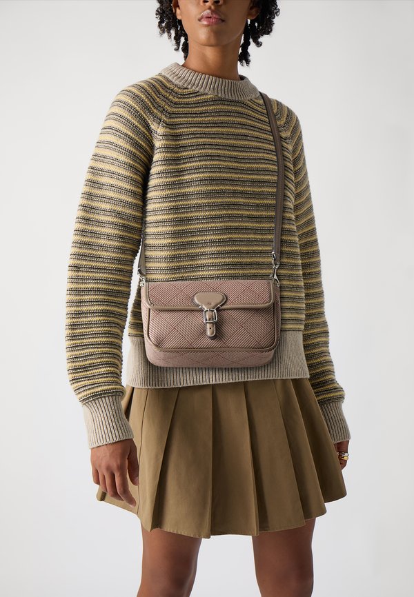 BROOKE - Umhängetasche