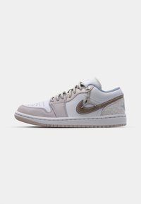 AIR JORDAN 1 LOW SE - Sneakers laag - white/ironstone/light soft pink/platinum violet/light armory blue