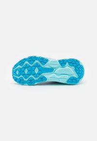 HOKA CHALLENGER 7 - Běžecké boty do terénu - ether/cosmos