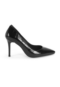 Pompe à talon aiguille en cuir verni noir avec un bout pointu, présentant un motif crocodile texturé et un talon stiletto élégant.