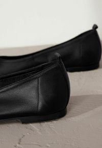 Next SIGNATURE SQUARE TOE  - Baleriinad - black