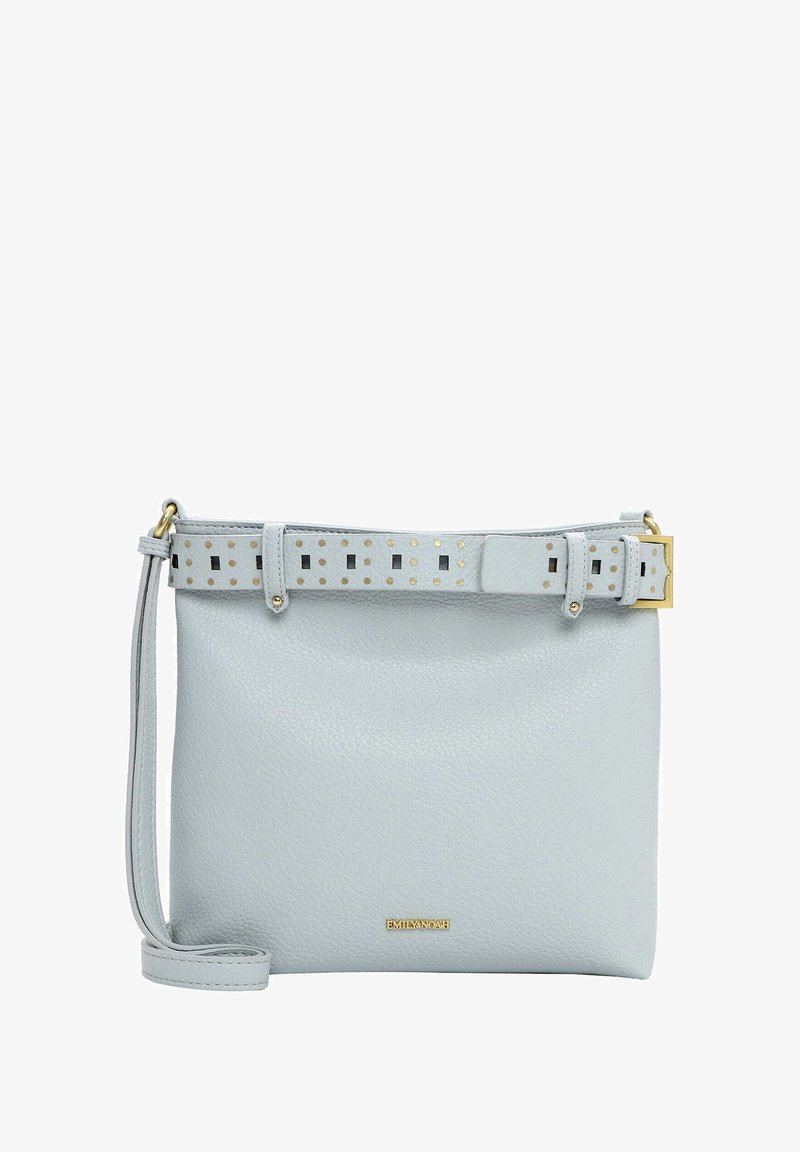 Hellblaue Lederhandtasche mit strukturierter Oberfläche. Verfügt über einen dekorativen weißen Gürtel mit goldenen Akzenten und eine kleine Logoplakette am unteren Rand.