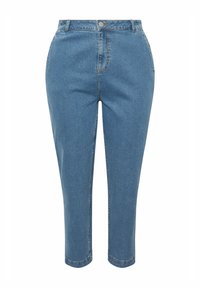 Vaqueros de denim azul claro con cintura alta, pierna recta y largo recortado. Presentan costuras clásicas y un cierre de botón.