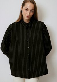 OVERSIZE - Pogājama blūze - Black