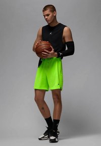 Jordan MESH SHORT - Korte broeken - electric green black
