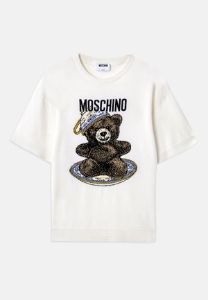 Biała koszulka z krótkim rękawem z grafiką czarnego niedźwiedzia na ozdobnym niebieskim talerzu. "Moschino" nadrukowane nad wzorem na czarno. Miękka tkanina.