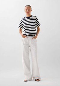 Scalpers HEAVY SOLID - T-shirt con stampa - navy stripes