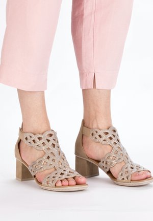RIEMCHEN - Sandales - beige