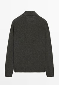 Maglione grigio scuro lavorato a maglia con colletto, maniche lunghe e vestibilità comoda. Tessuto strutturato con finitura liscia all'orlo.
