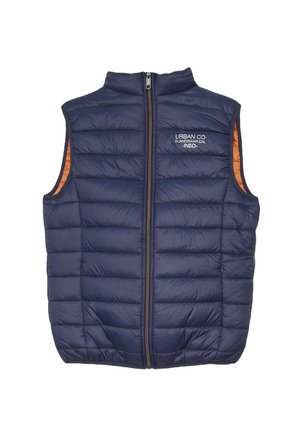 Chaleco acolchado azul marino con cierre de cremallera. Presenta un diseño acolchado y un forro naranja. Logotipo de la empresa impreso en la parte frontal en blanco.