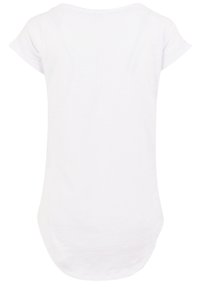 Witte katoenen T-shirt met een ronde hals en korte opgerolde mouwen. De achterkant heeft een gebogen zoom, een gladde textuur en geen zichtbare patronen of accenten.
