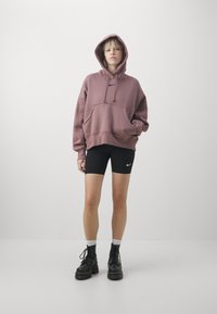 Nike Sportswear SPORTSWEAR PHOENIX FLEECE - Pulover s kapuco - smokey mauve/black