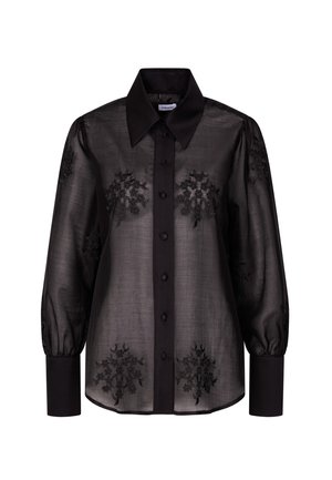 Czarna, przezroczysta bluzka z długim rękawem, zdobiona haftem kwiatowym, z dużym kołnierzem, zapięciem na guziki z przodu i szerokimi mankietami.