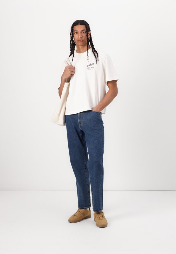 NAIVE HAND  - Print T-shirt2