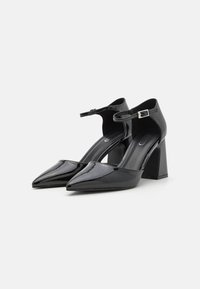 RAID SAKE - Zapatos altos - black
