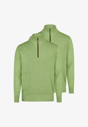 To lysegrønne strikkede kvart-zip sweatere med høje kraver, lange ærmer og tekstureret mønster foran.