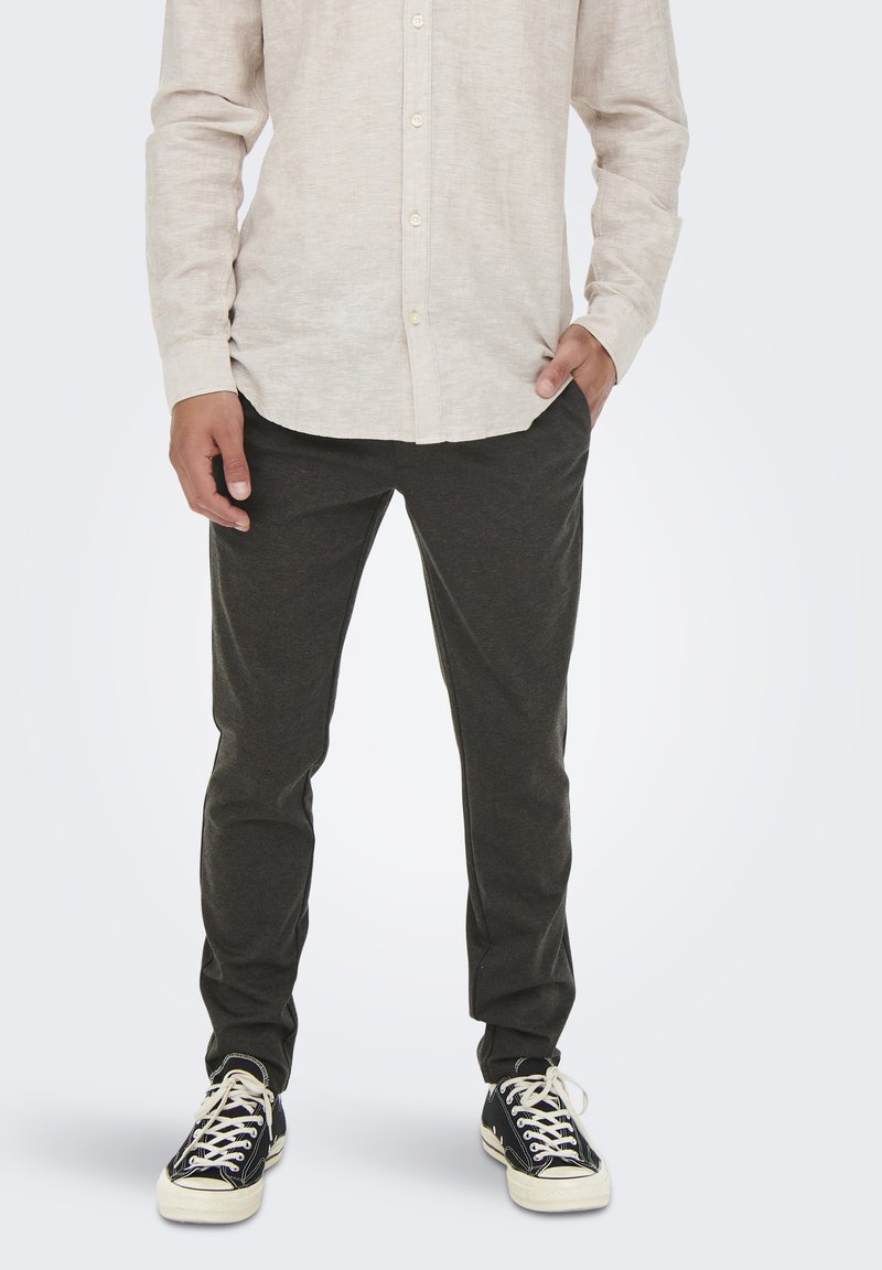 Only & Sons ONSMARK SLIM HERRINGBONE PANT - Broek - slate black