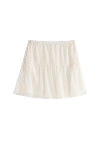 Hvid knælang nederdel lavet af letvægtsstof, der har lodrette striber, et lagdelt design og en strækbar talje for komfort.