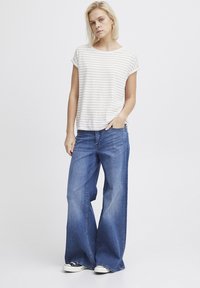 ICHI IHYULIETTA - Camiseta estampada - doeskin strip