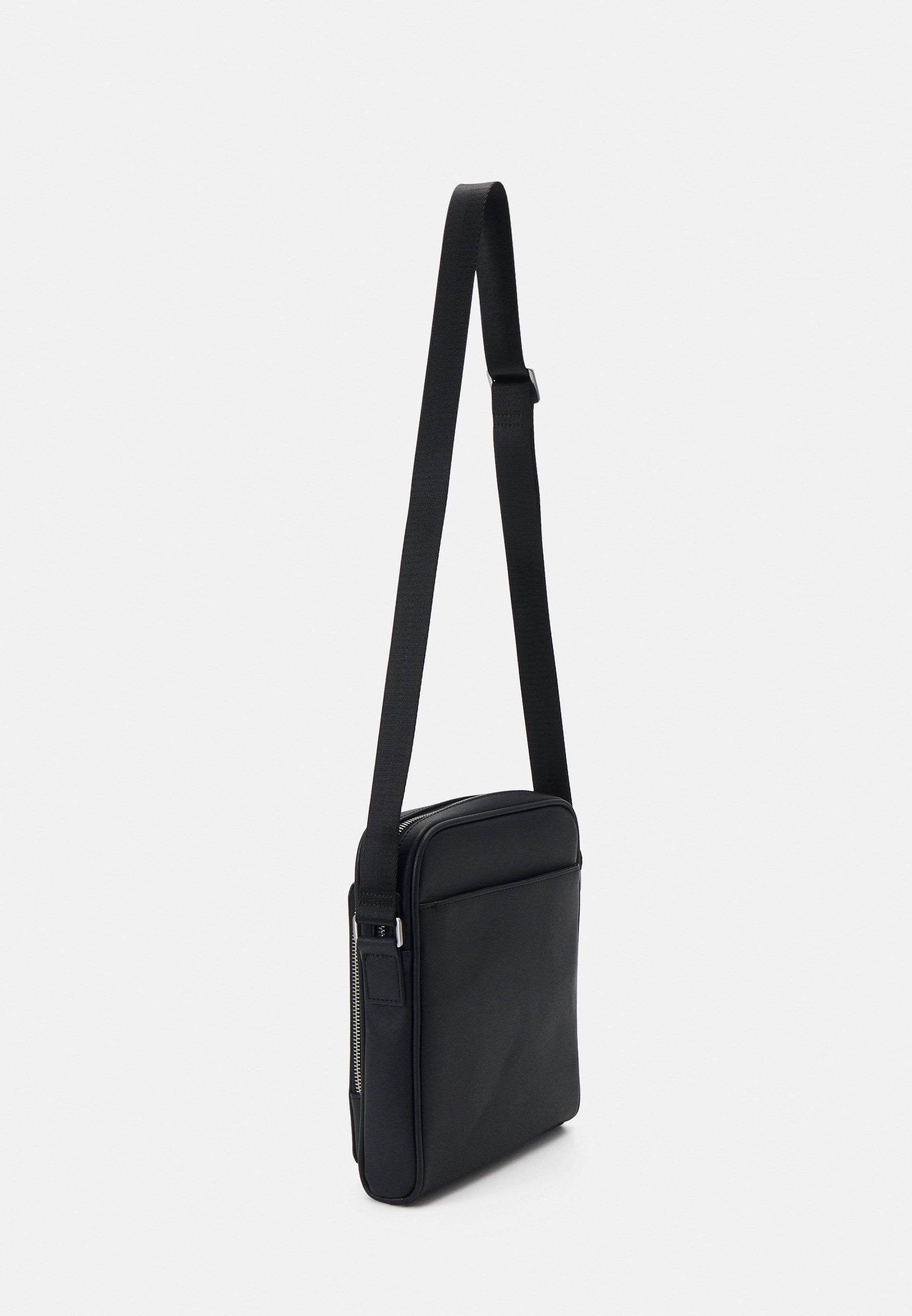 Sacoche Guess Milano - Noir, Simili Cuir, 22 X 14 X 5 Cm, Bandoulière Réglable