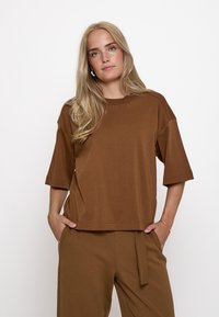 Unausgewählt, toffee