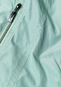 GOLDNER LEICHTE MIT EDLEM SCHIMMER - Weste - mint