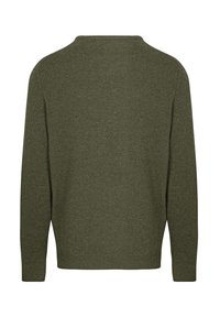 Olijfgroene trui met een ronde hals, lange mouwen en een zachte textuur. Aan de onderkant en de mouwen voorzien van ribbelstructuur voor een strak uiterlijk.