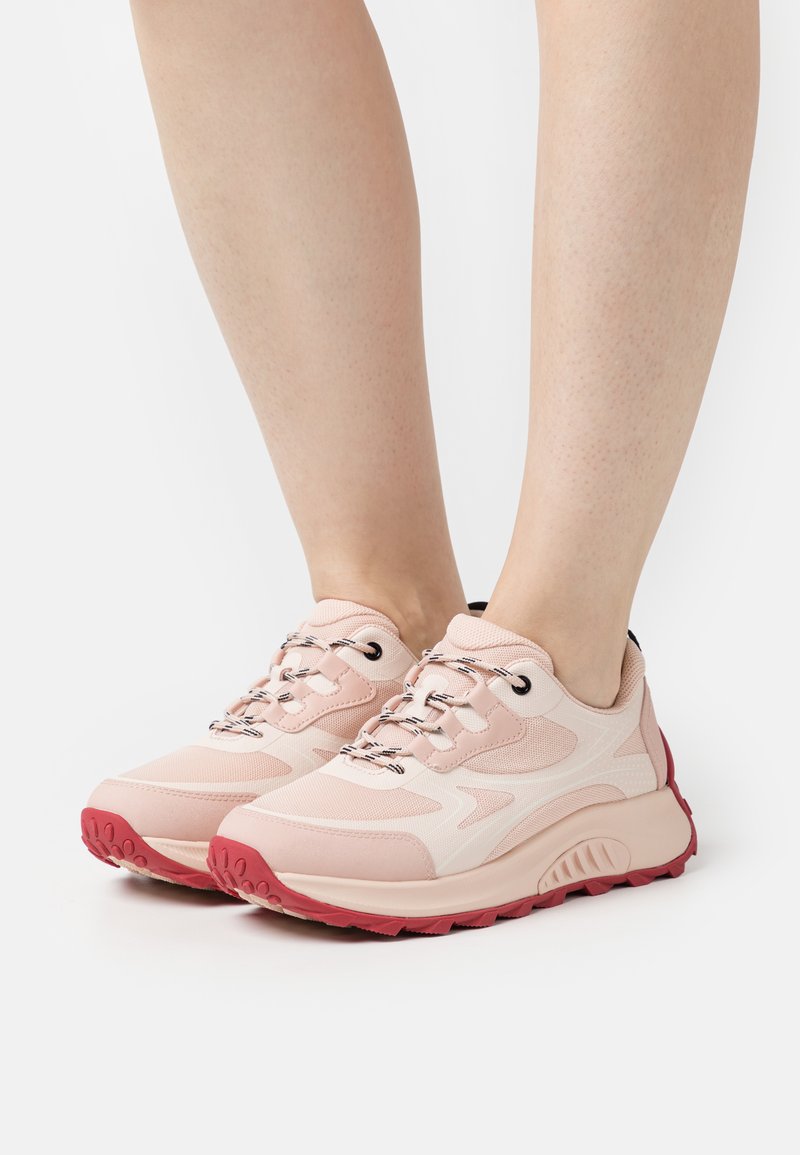 Gabor Comfort Sneaker low light rose/flieder Zalando.at